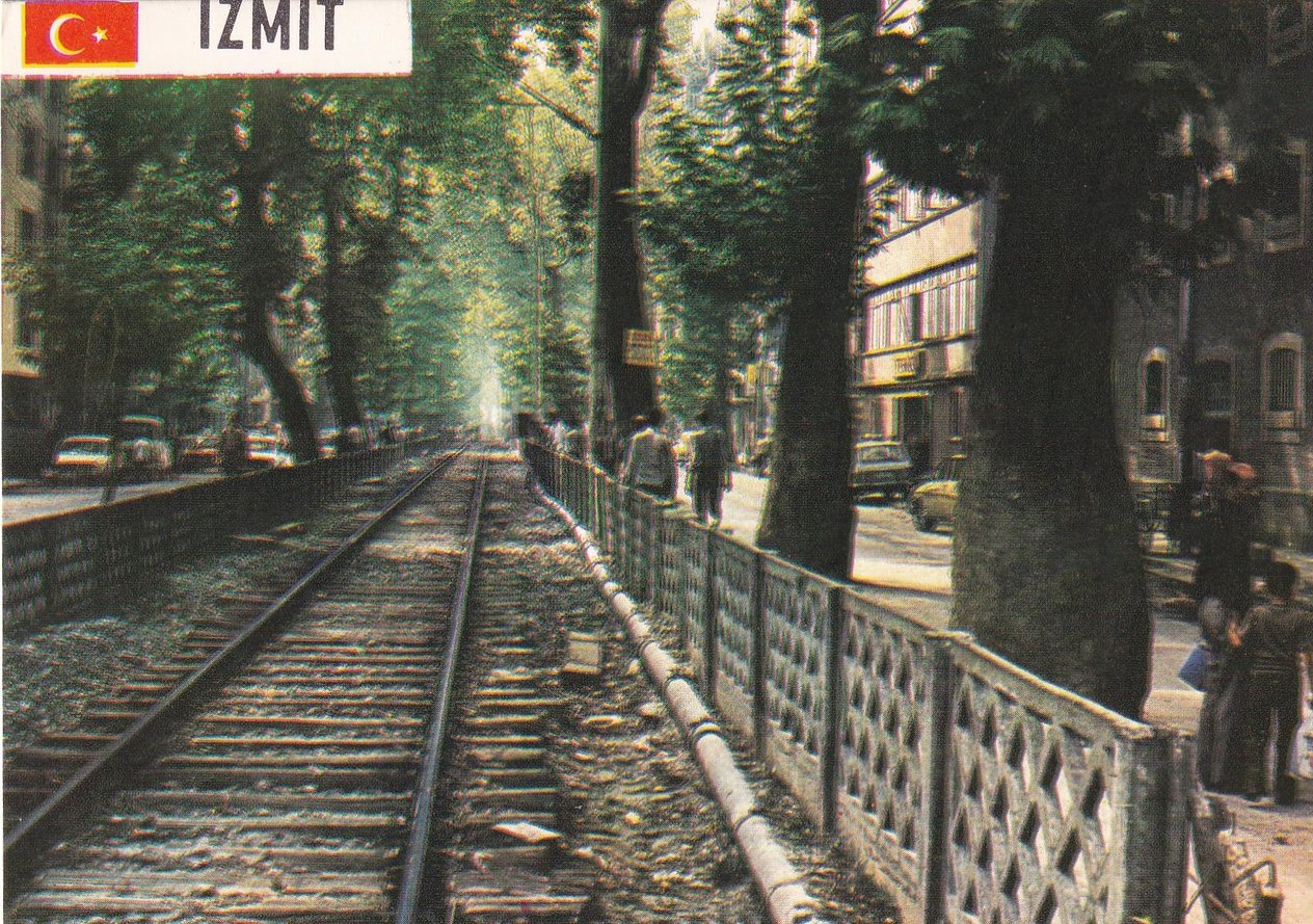 Postcardİzmit'ten bir görünüş Kartpostalı