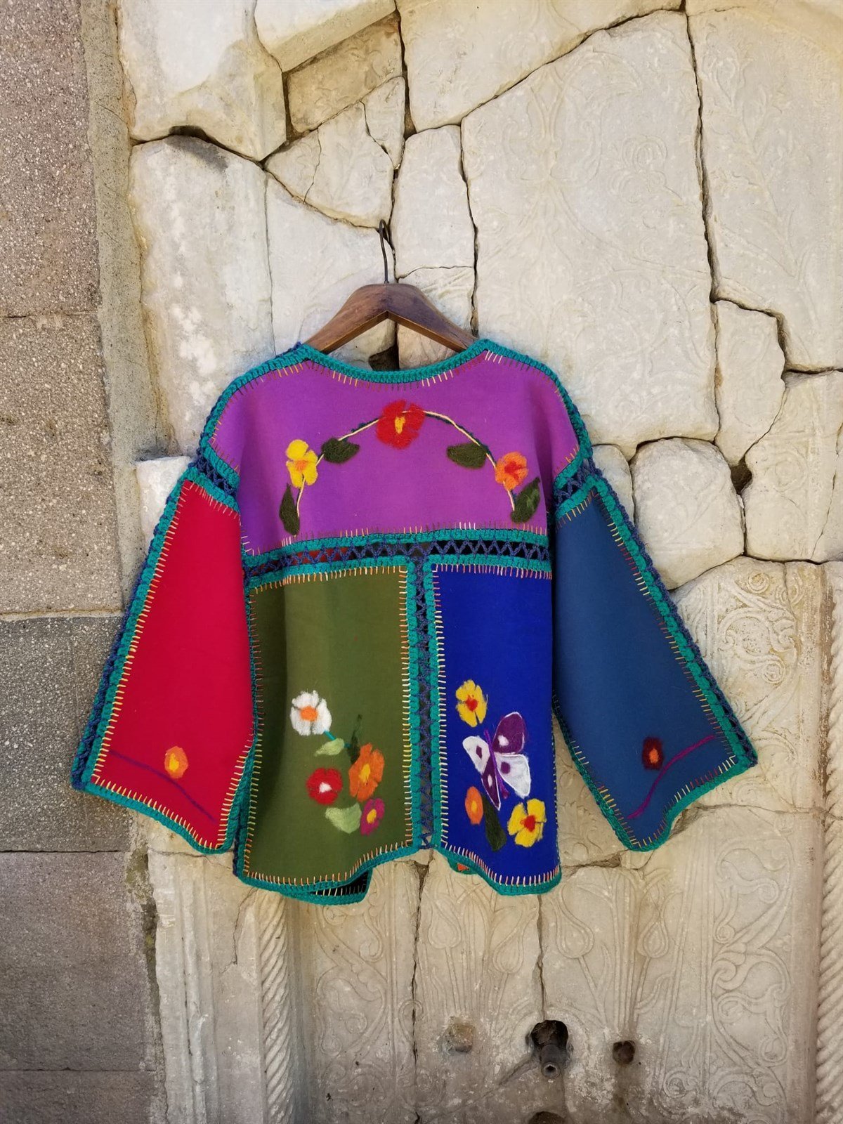 Kaşe Kumaş El İşi ve Keçe Detaylı Tasarım Hırka