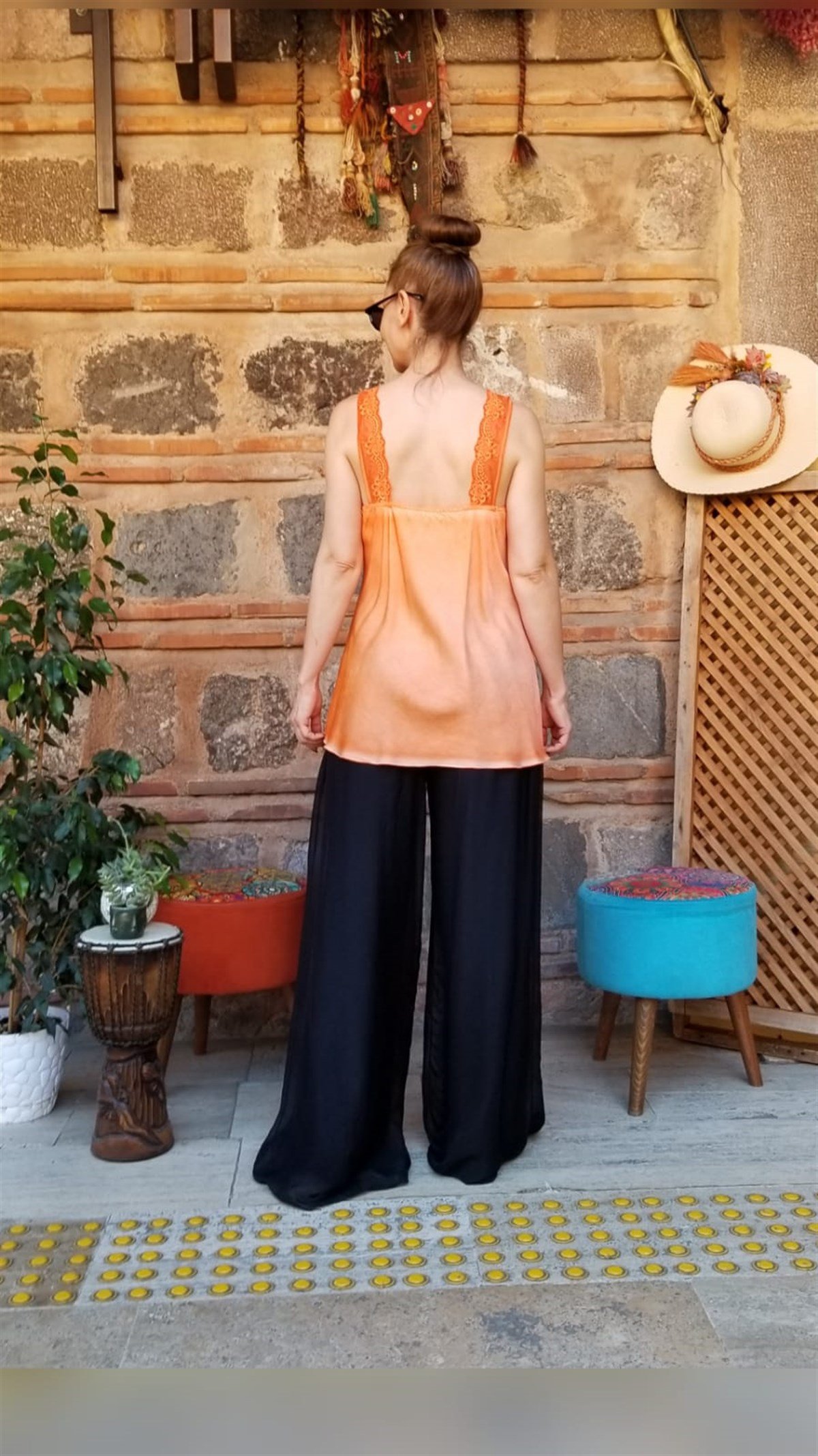 Turuncu Rengi Dantel Detaylı Bluz