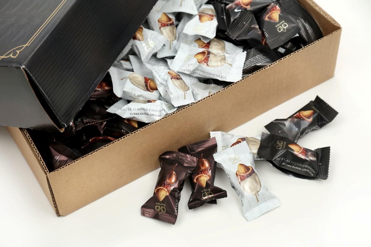 Toptan Karışık Çikolatalı Bademli Hurma 5 kg
