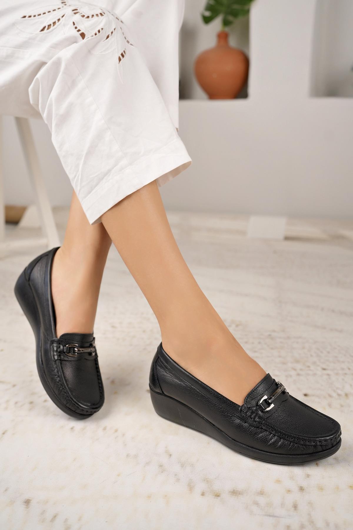 Castle Black 9007 Siyah Hakiki Deri Günlük Kadın Ayakkabı