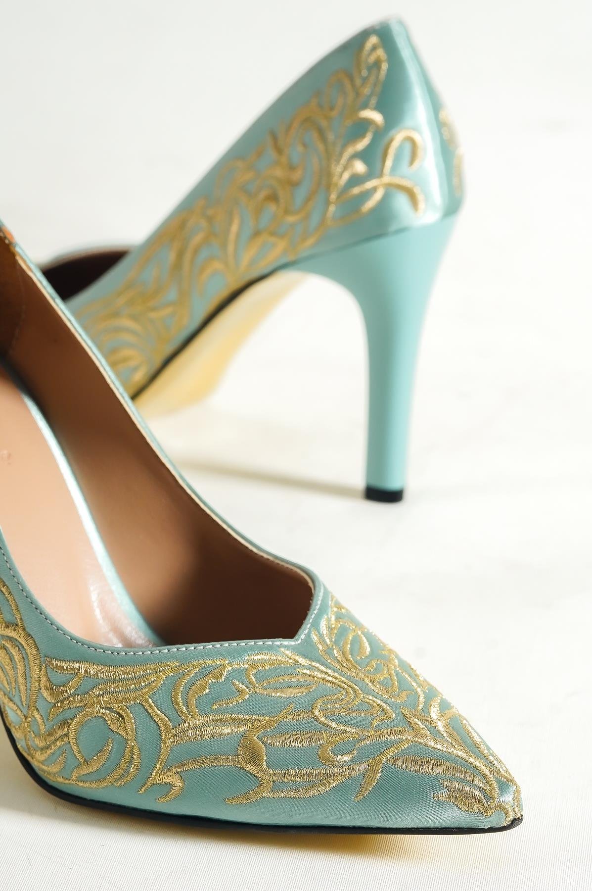 Capone Embroidered Satin Stiletto