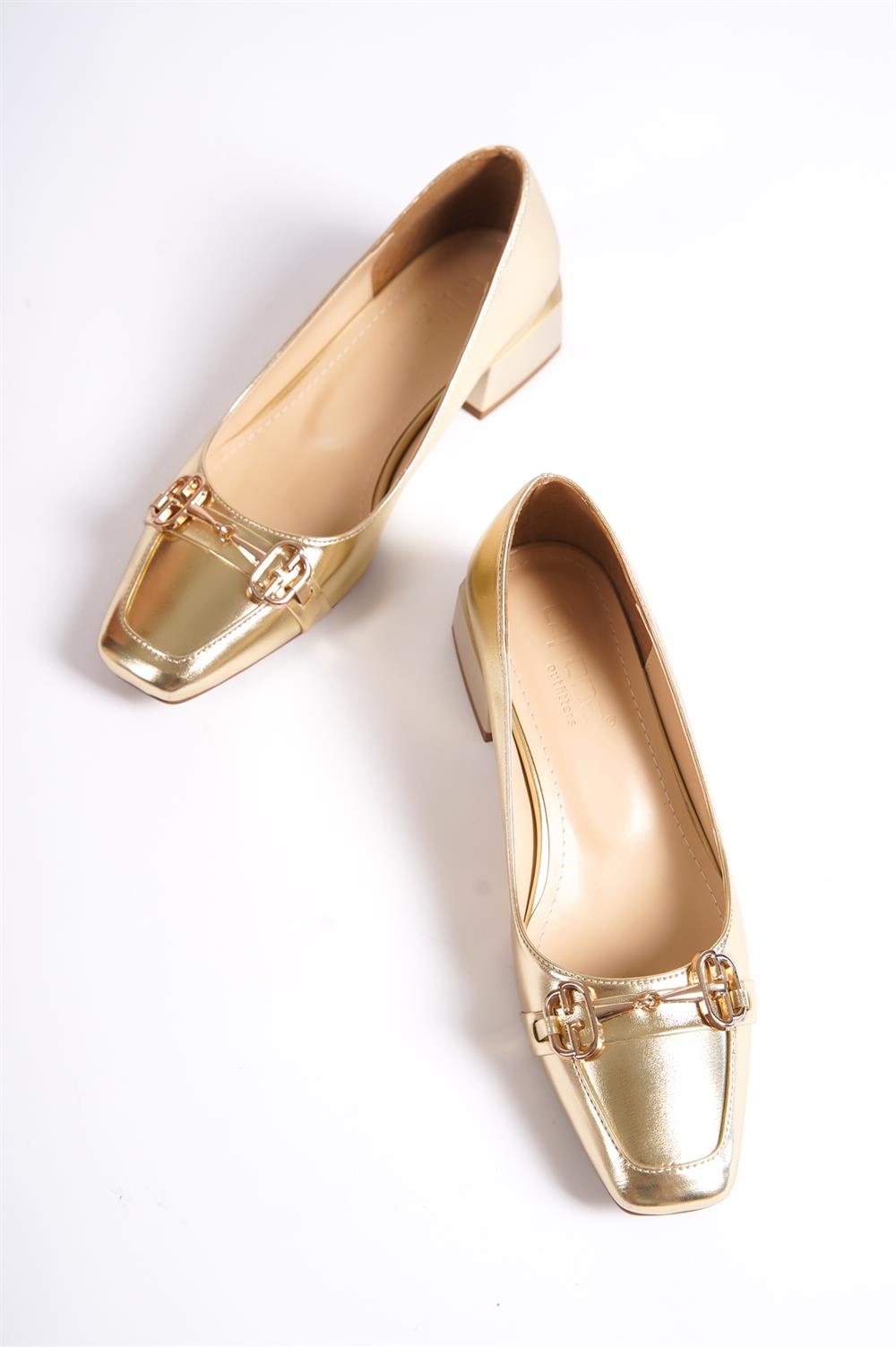 Capone Flat Toe Buckled Short Heel Woman Shoes