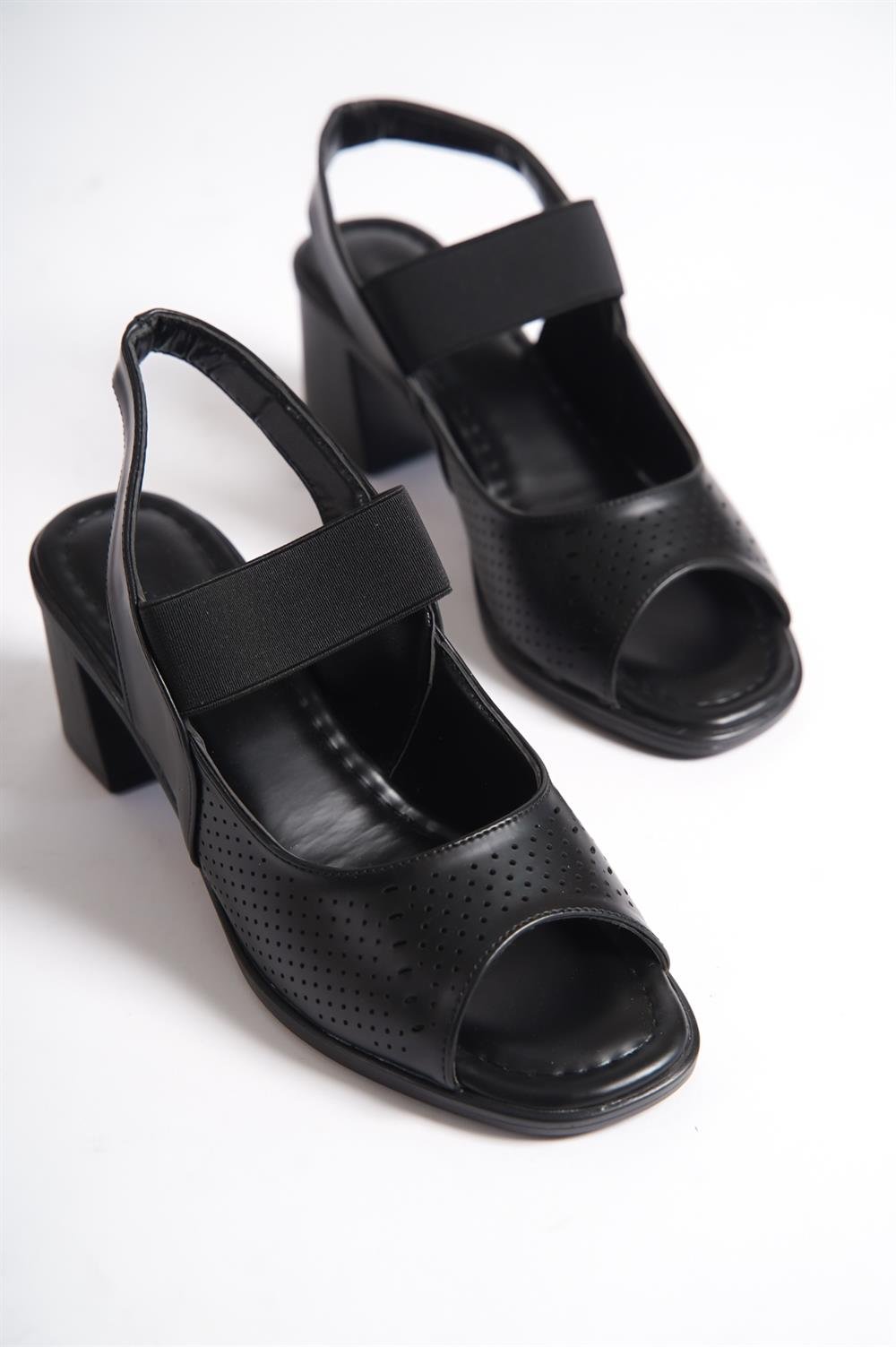 Capone Flat Toe Woman Shoes With Inner Pad and Elastic Banded
