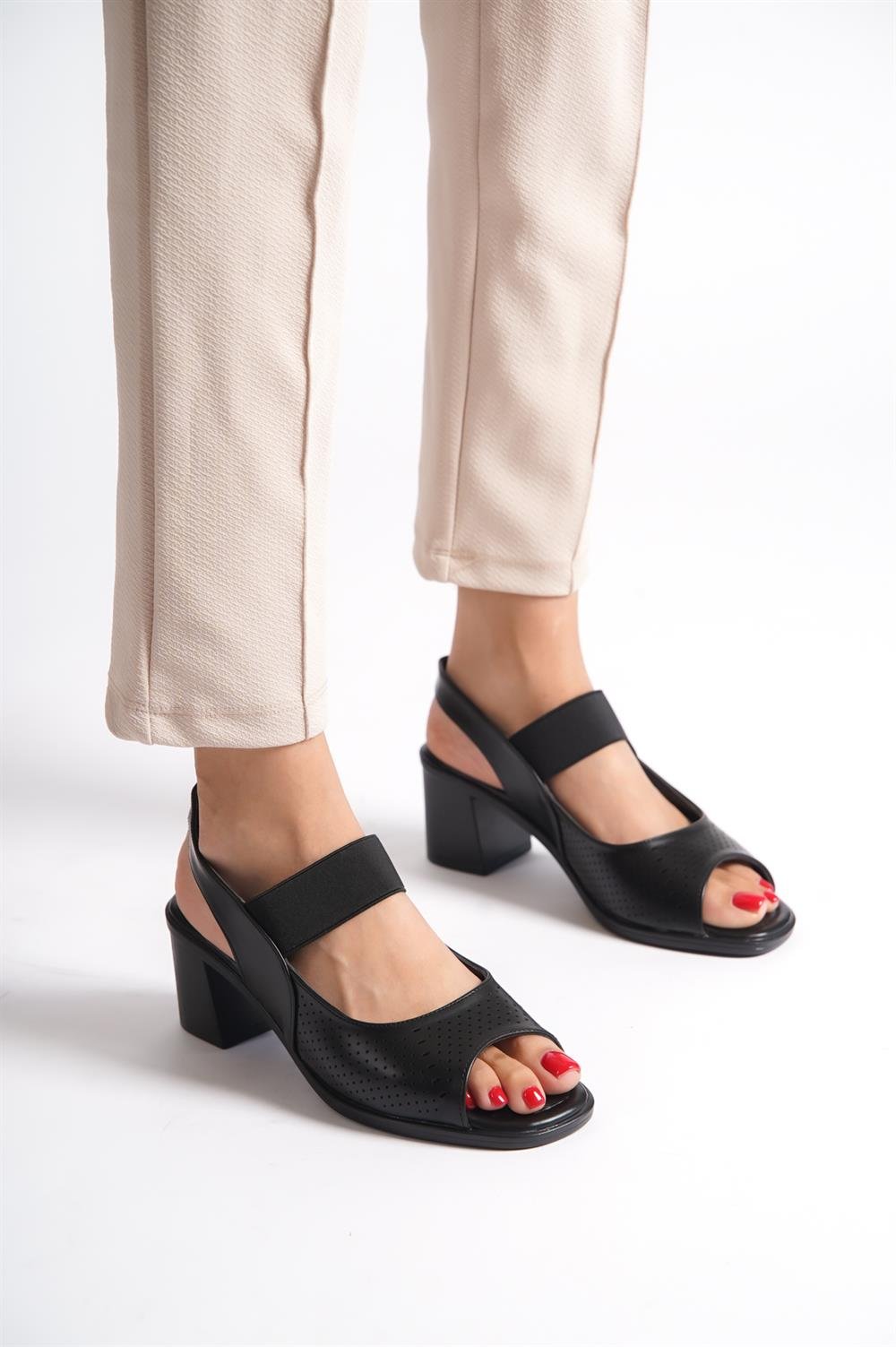 Capone Flat Toe Woman Shoes With Inner Pad and Elastic Banded
