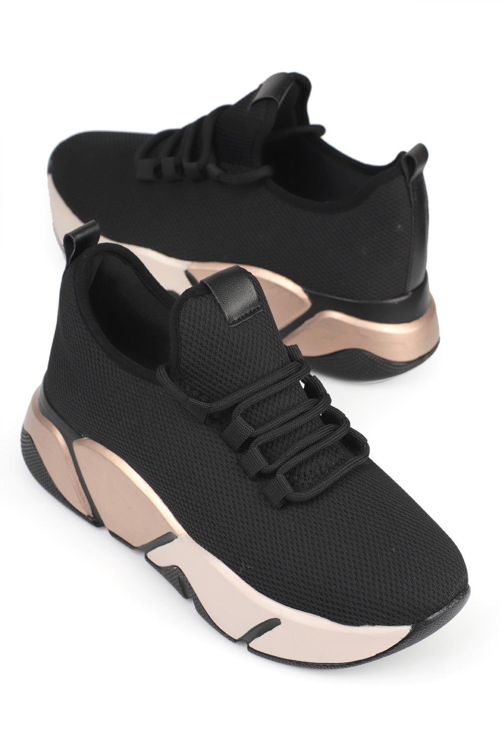 Capone Outfitters 400 Women Black Rose Sneaker
