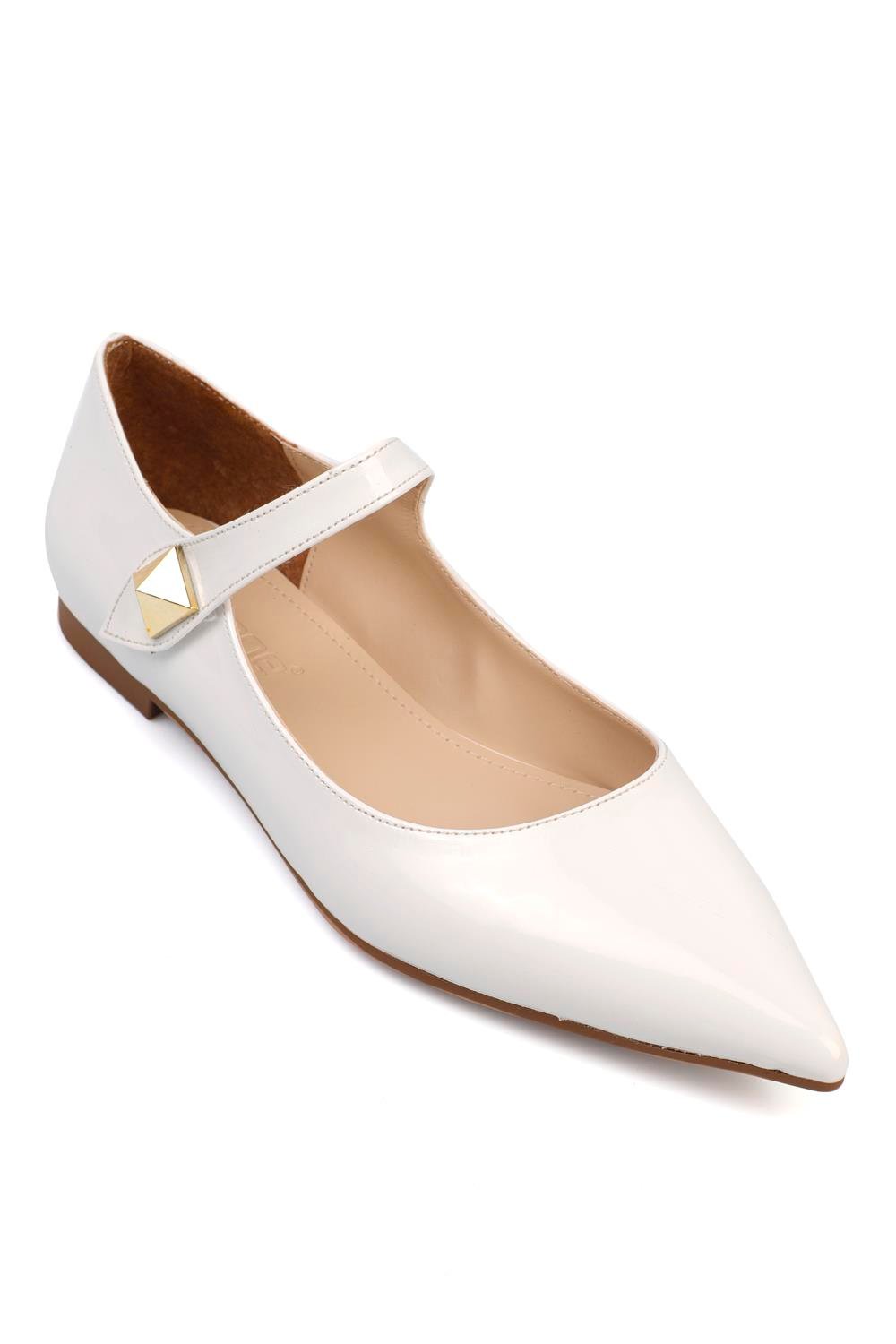Capone Pointed Toe Pyramid Buckle Detailed Woman Ballerinas