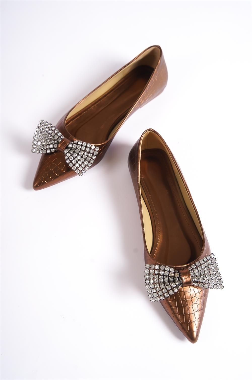 Capone Pointed Toe Woman Flats with Stones and Bow Crocodile Pattern