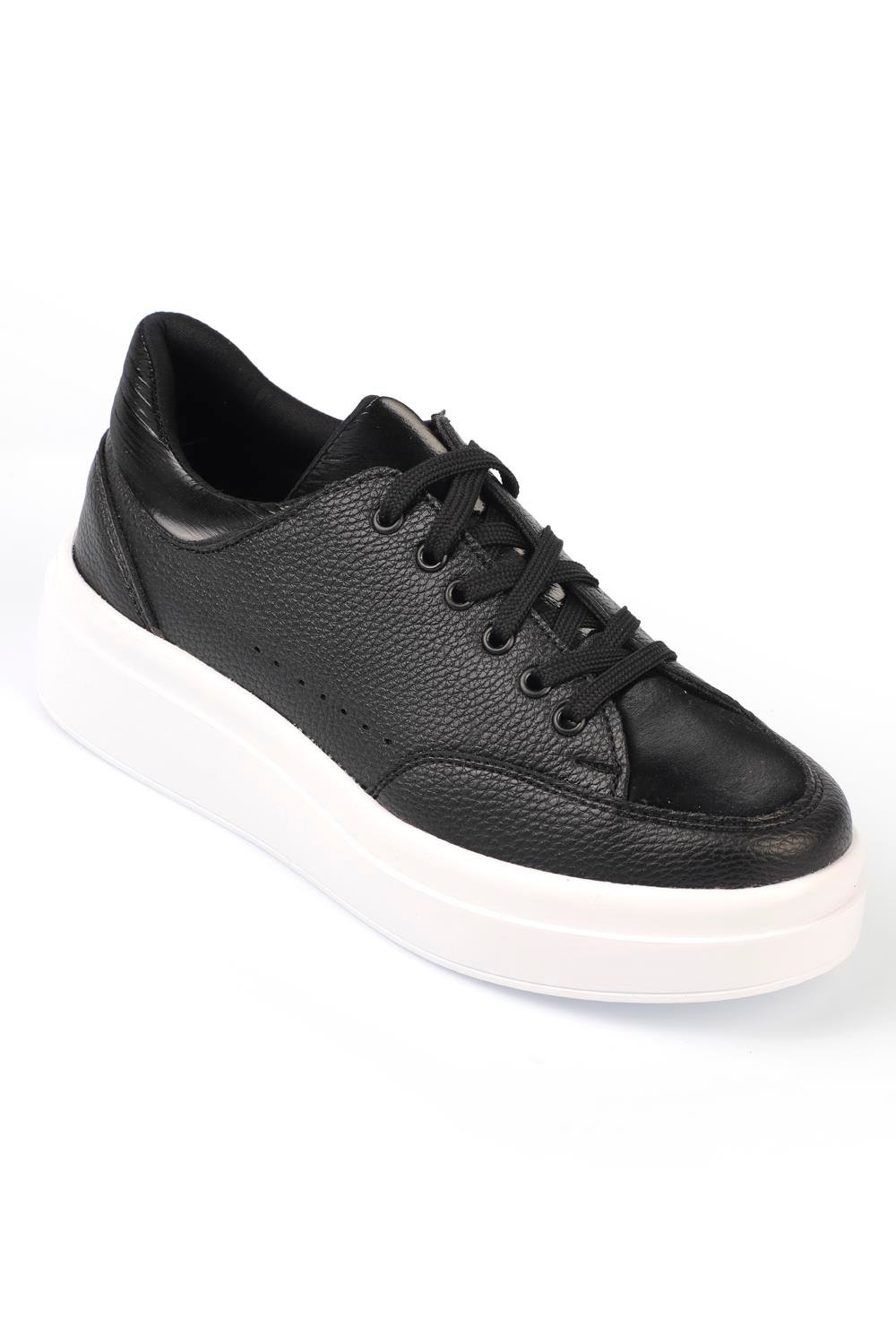 Capone Round Toe Furry Inside Woman Sneaker