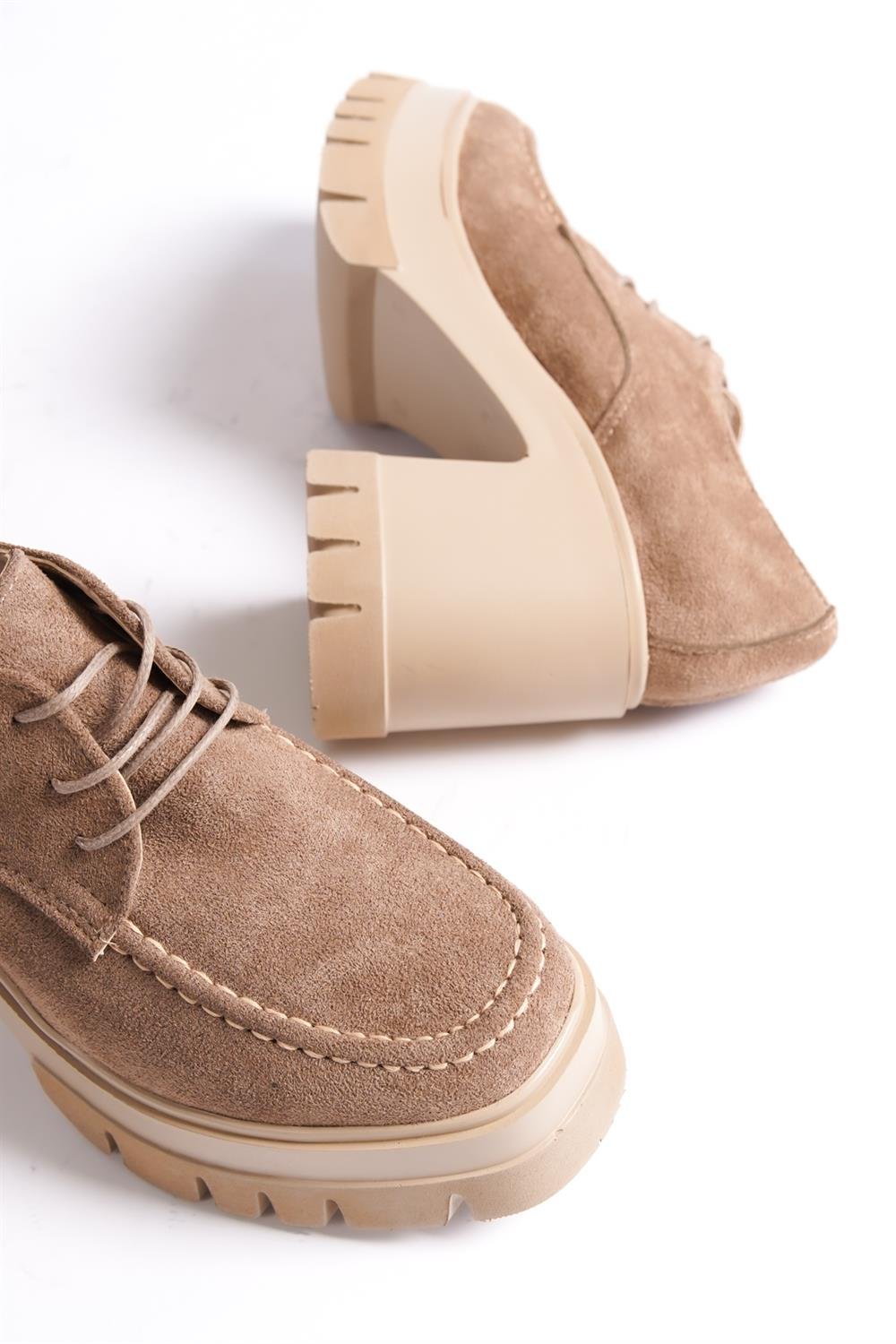 Capone Round Toe Laced Mid Heel Woman Loafer