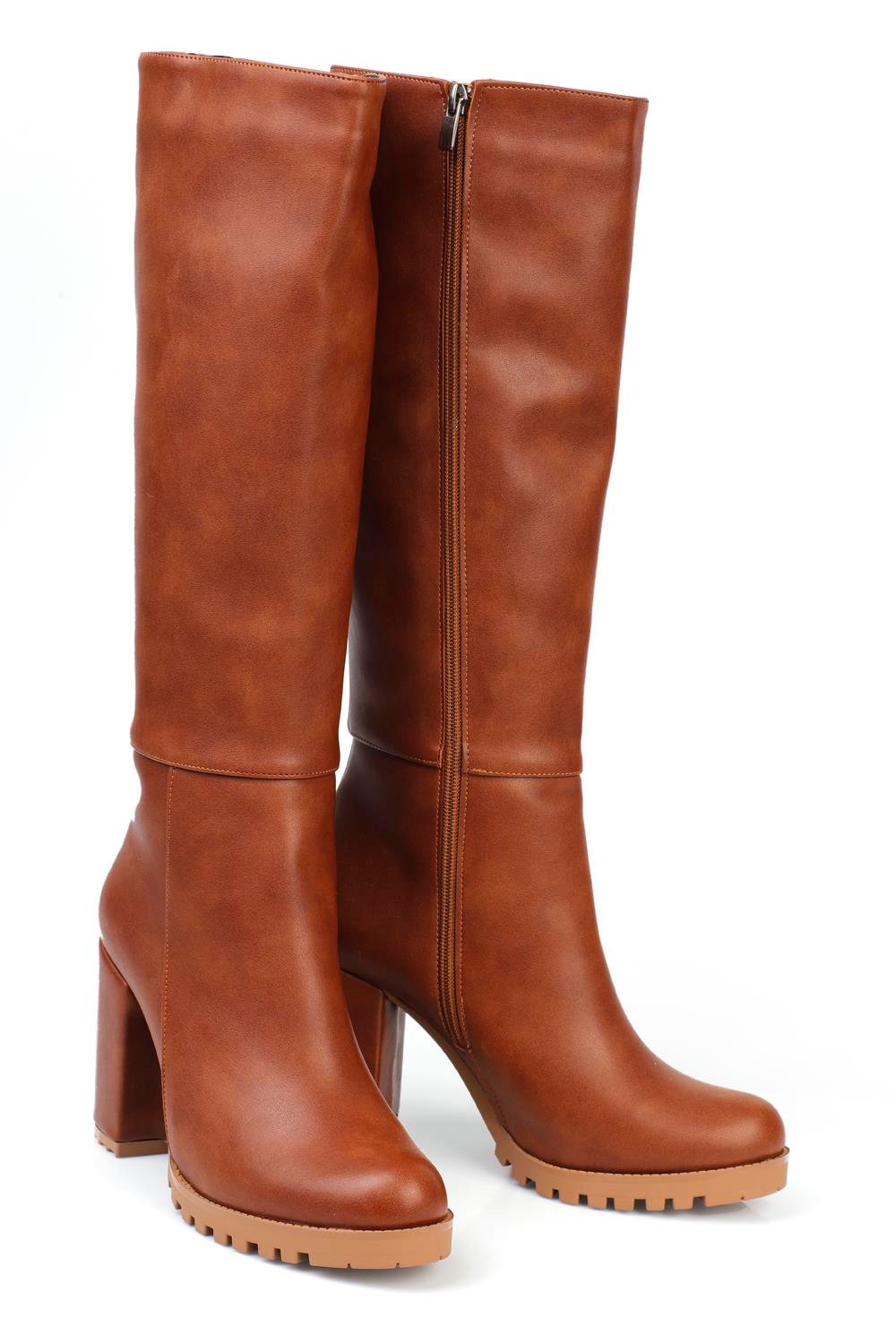Capone Round Toe Track Sole Medium Heeled Woman Boots