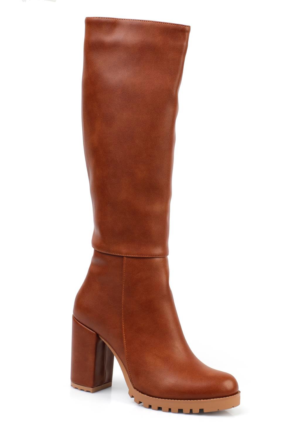 Capone Round Toe Track Sole Medium Heeled Woman Boots