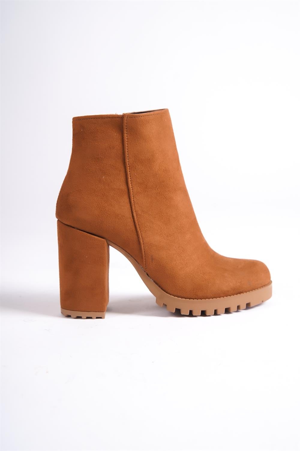 Capone Round Toe Track Sole Mid Heel Woman Boots