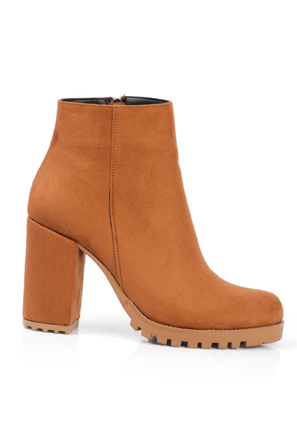 Capone Round Toe Track Sole Mid Heel Woman Boots