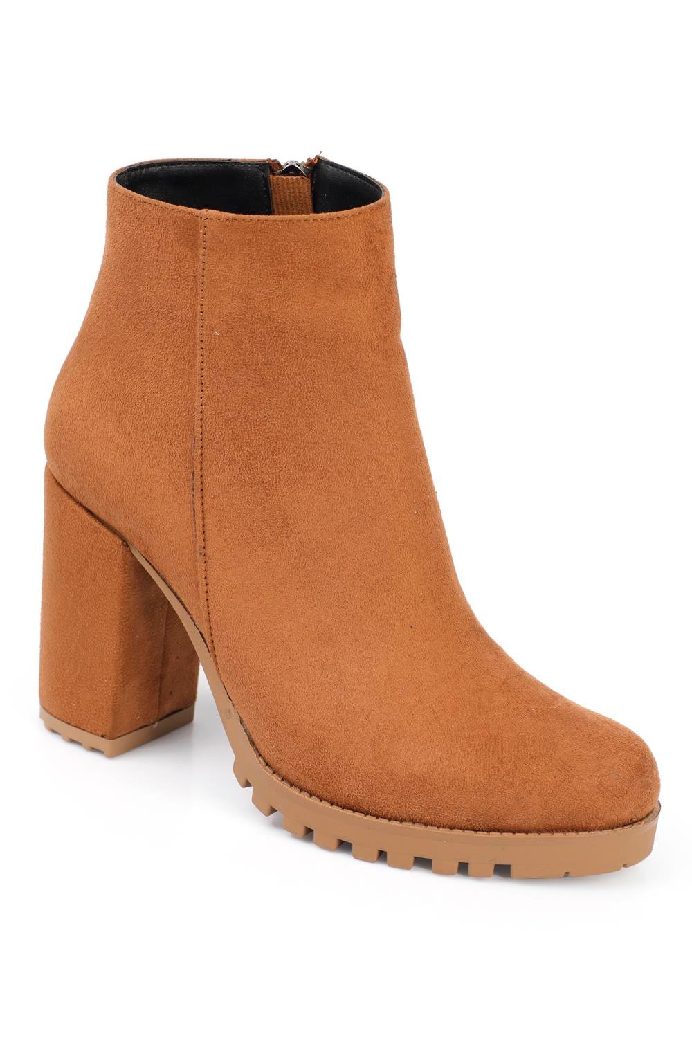 Capone Round Toe Track Sole Mid Heel Woman Boots