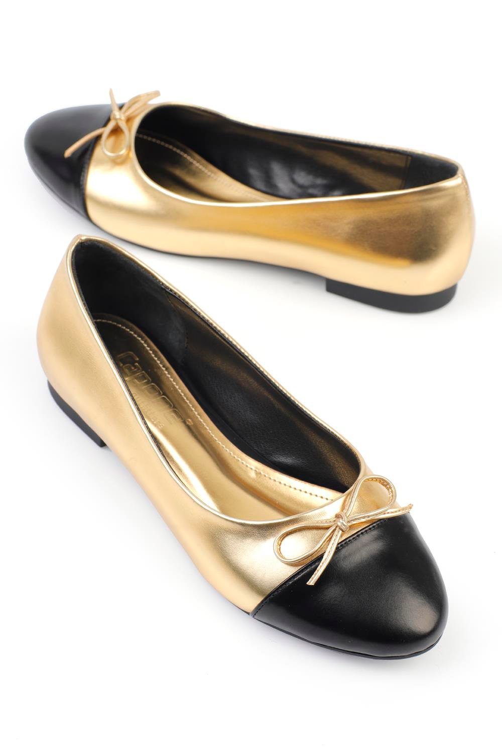 Capone Woman Two Piece Round Toe Flats