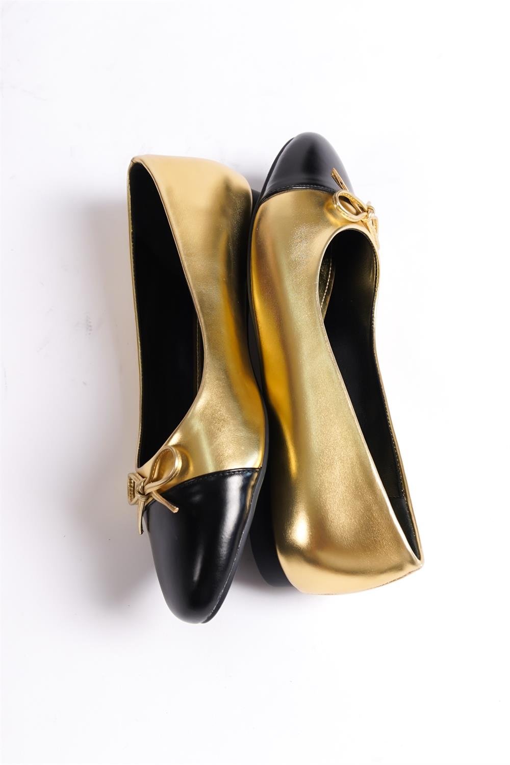 Capone Woman Two Piece Round Toe Flats