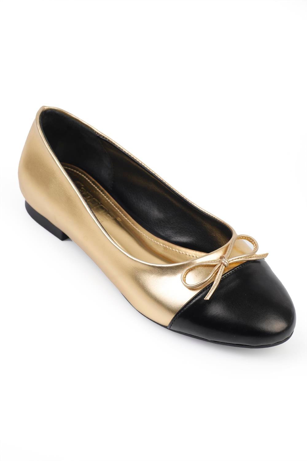 Capone Woman Two Piece Round Toe Flats