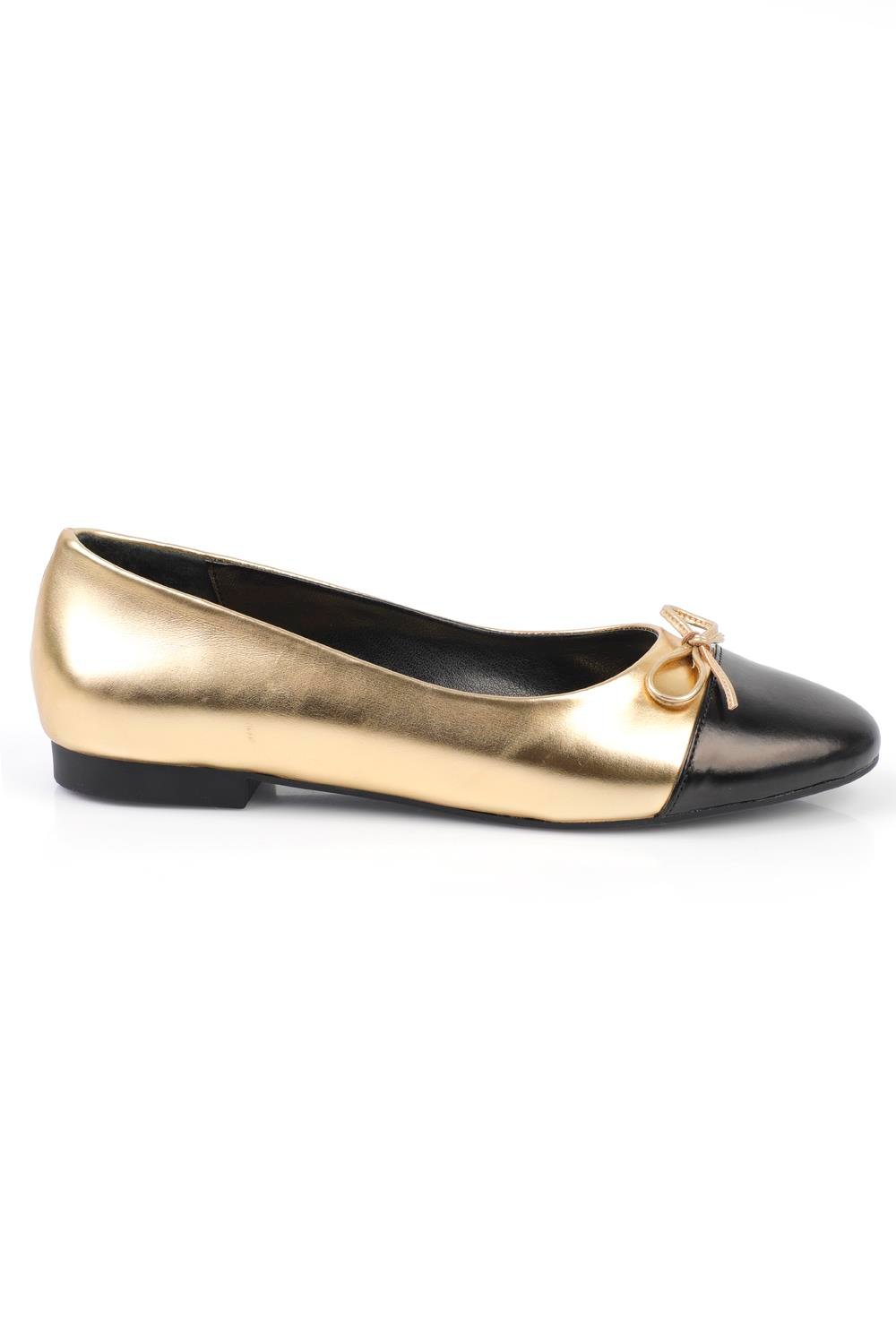 Capone Woman Two Piece Round Toe Flats