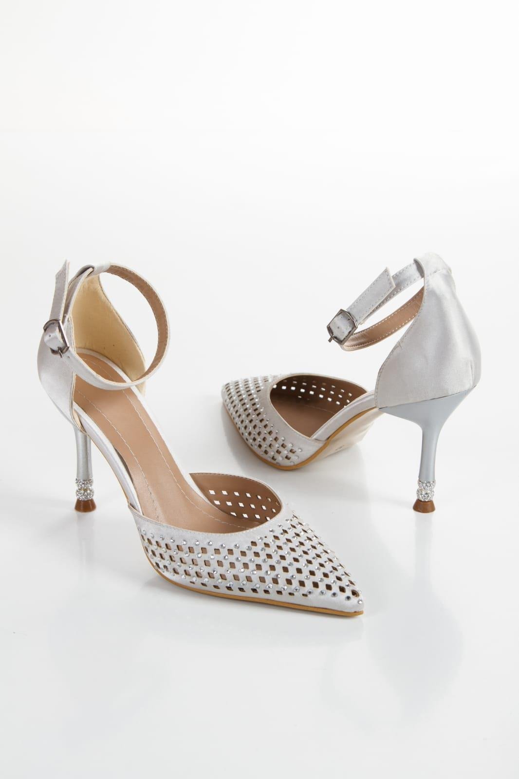 Kadın Fenny Kristal Taşlı 9 Cm Teş Detaylı İnce Topuklu Sivri Burunlu Arkası Acık Stiletto