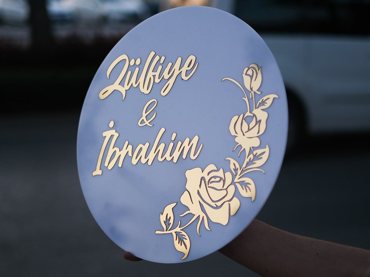 3D Gold&Beyaz Pleksi Gül Motifli Kapı SüsüKapı Süsü