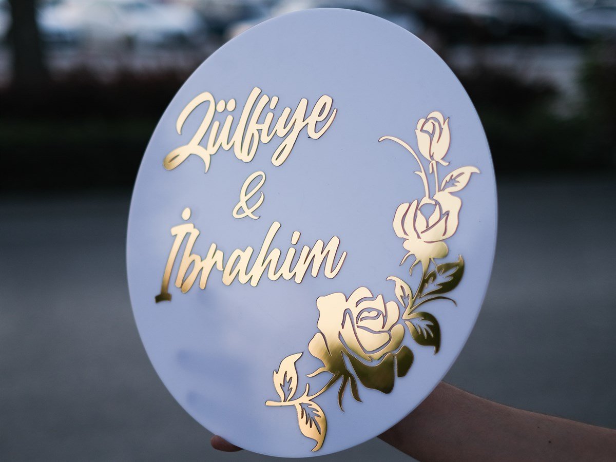 3D Gold&Beyaz Pleksi Gül Motifli Kapı SüsüKapı Süsü
