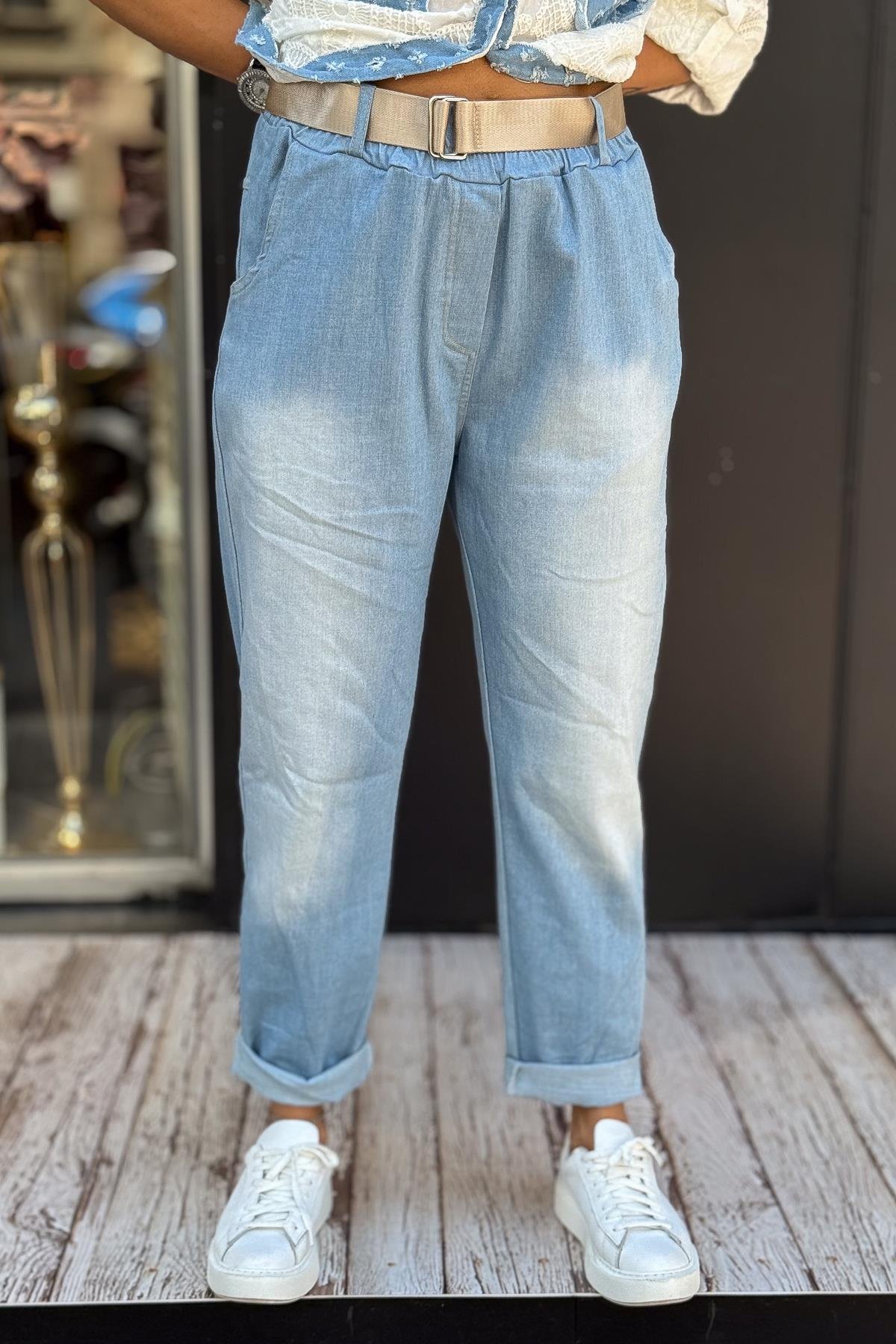Taşlamalı Kemerli Likralı Kot Pantolon Açık Mavi RenkPANTOLON
