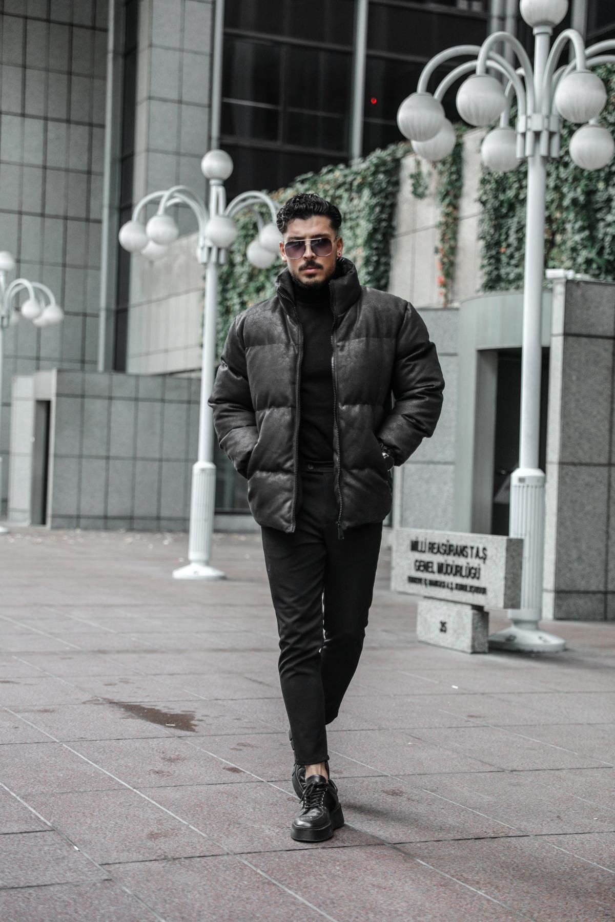 Eskitme Detaylı Şişme Mont Siyah
