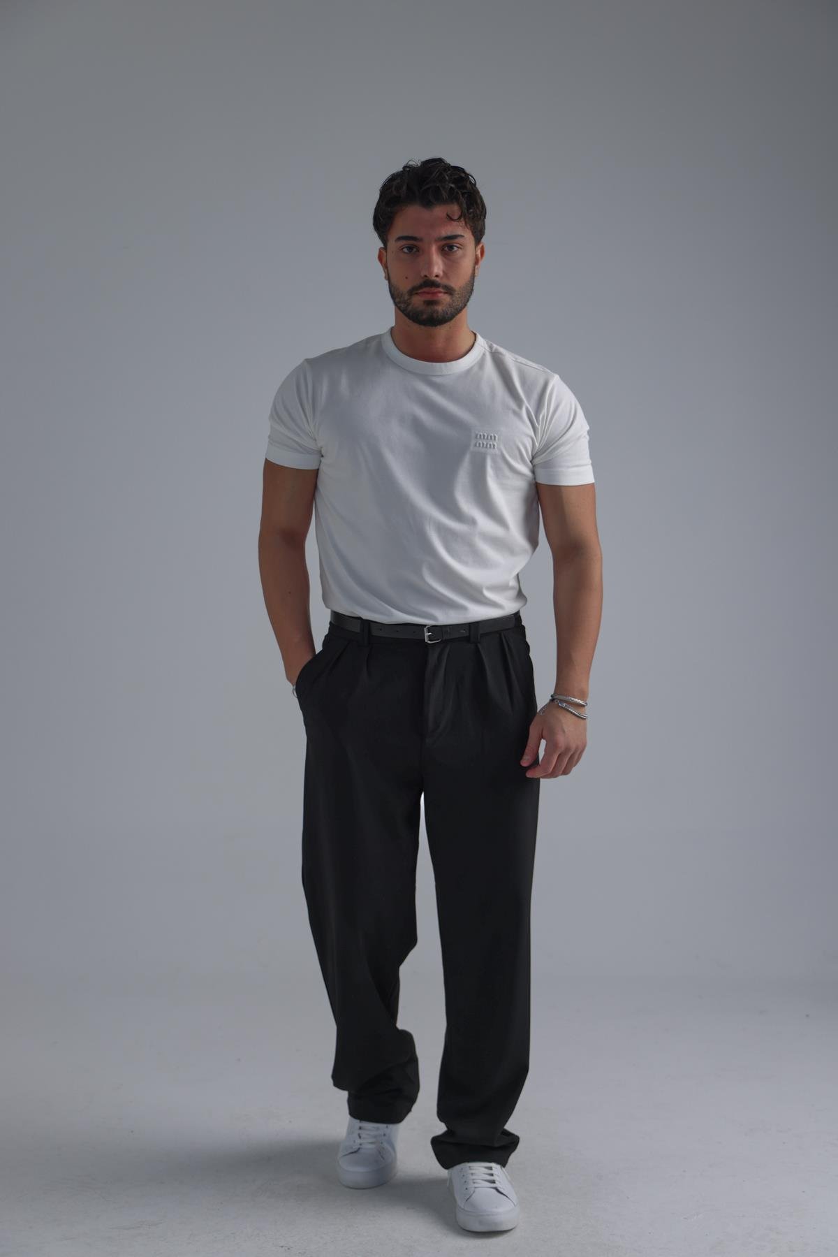 Minimal Baskılı T-Shirt Beyaz