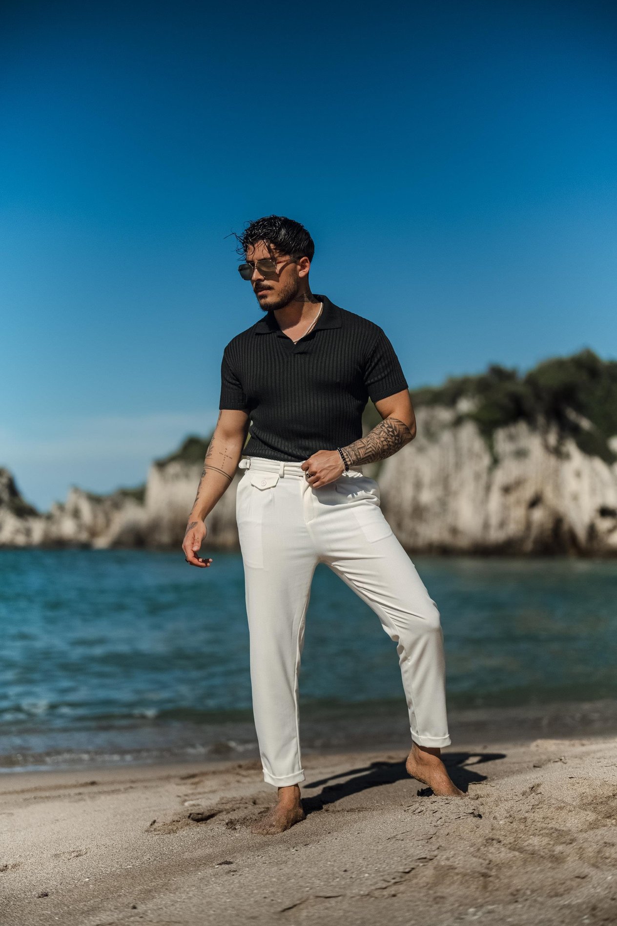 Polo Yaka Kabartmalı Şertili T-Shirt Siyah