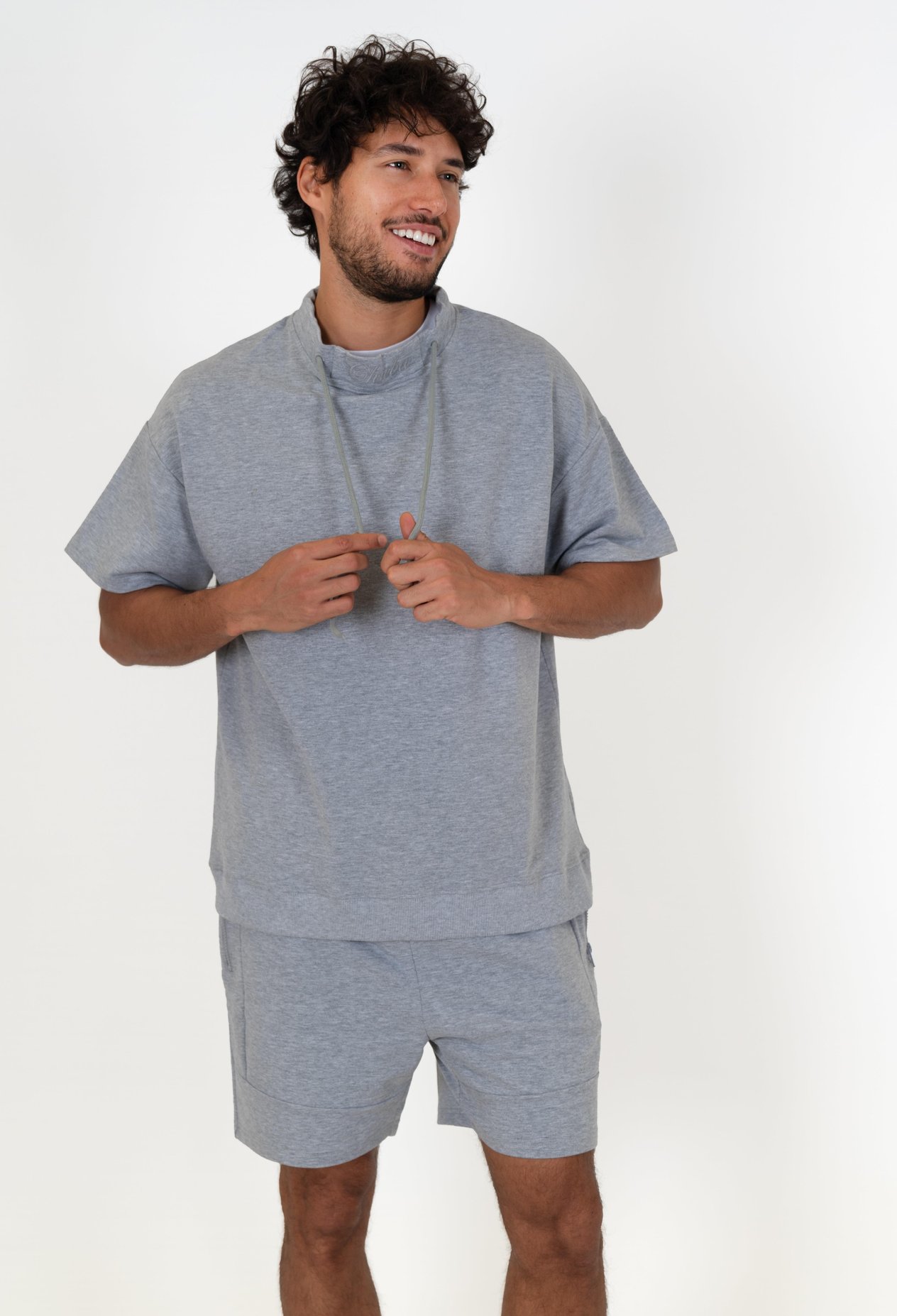 Chuba Erkek Logo Nakışlı Bağcıklı Dik Yaka Rahat Kesim Kısa Kollu Pamuklu Spor Sweatshirt Gri 23S2025