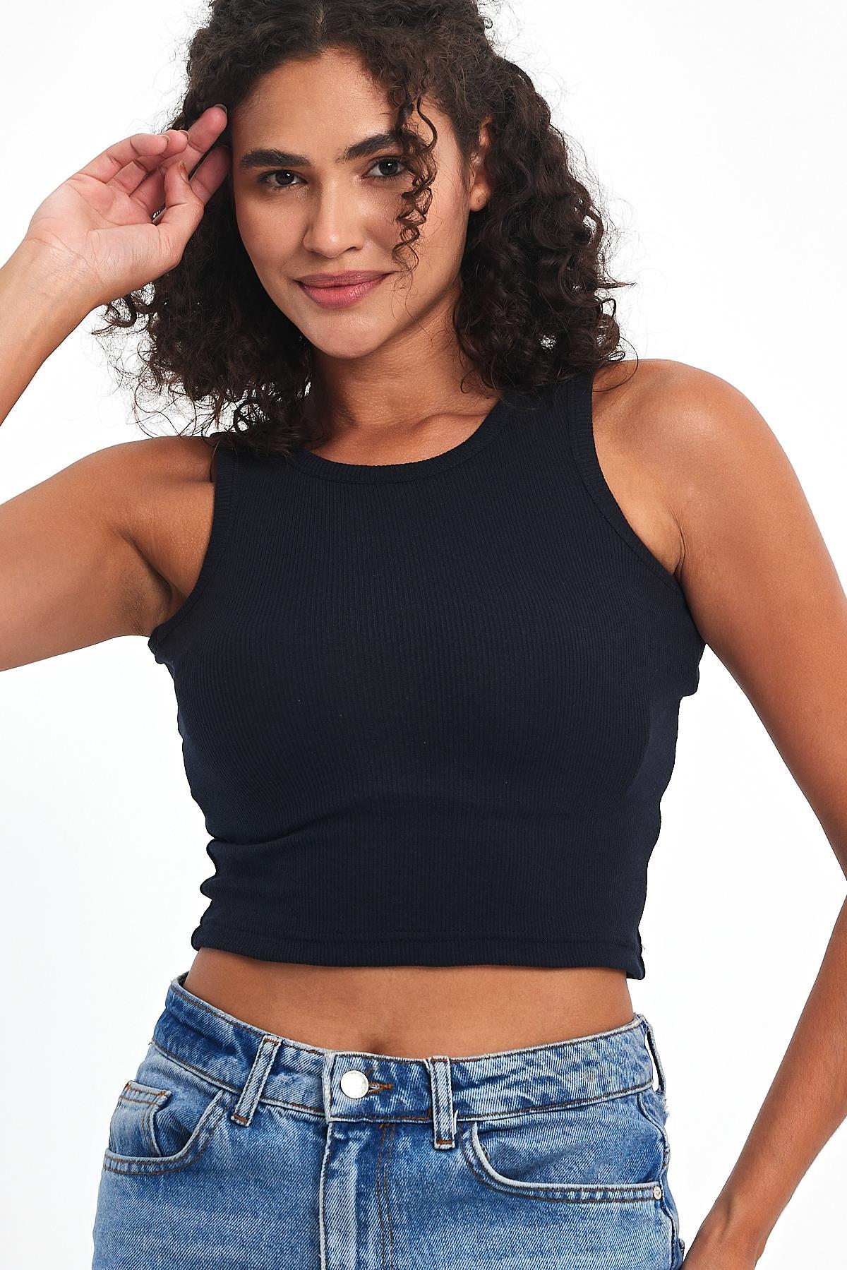Kadın Lacivert Fitilli Görünümlü Askılı Kalın Esnek Örme Basic Crop Atlet Bluz CMRB93