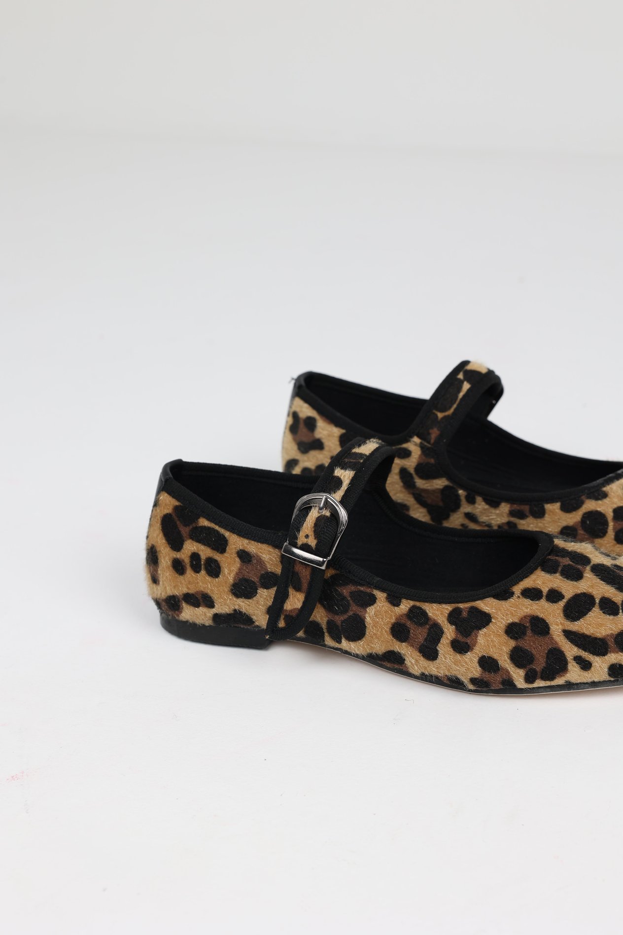 Viola Babet Leopar