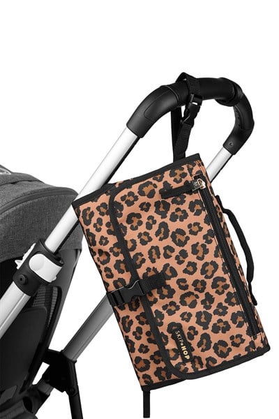 Skip Hop Pronto Orijinal Alt Açma Çantası Leopar Desenli