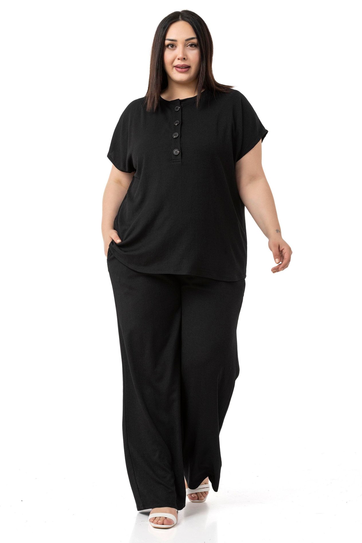 Bluz | Pantolon TakımlarDisentis Modest Büyük Beden Düşük Kollu Bluz Pantolon Siyah İkili TakımDISENTIS MODESTBüyük Beden Düşük Kollu Bluz Pantolon Siyah İkili Takım