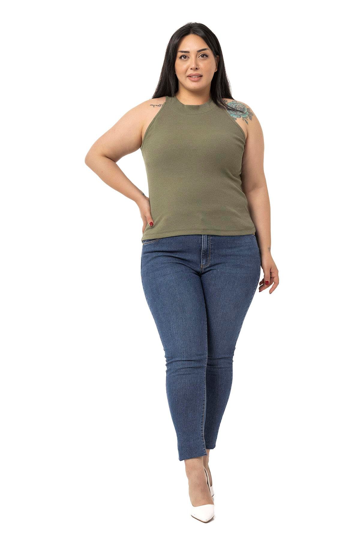 DISENTIS MODEST GENC BUYUK BEDEN KAŞKORSE YARIM BALIKCI HALTER YAKA BODYDISENTIS MODESTBüyük Beden Halter Yaka Yarım Balıkçı Fitilli Kaşkorse Haki Body