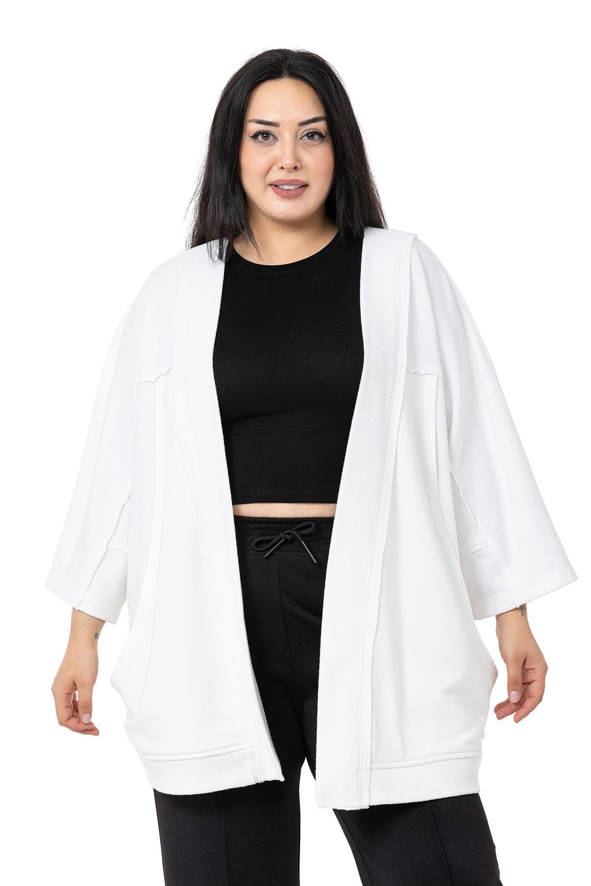 DISENTIS, BÜYÜK BEDEN, BIG SIZE, OVERSIZE, HIRKA, ÜÇ İPLİK, PİS DİKİŞDISENTIS MODESTBüyük Beden Truvakar Kollu Oversize Cepli Üç İplik Beyaz Hırka
