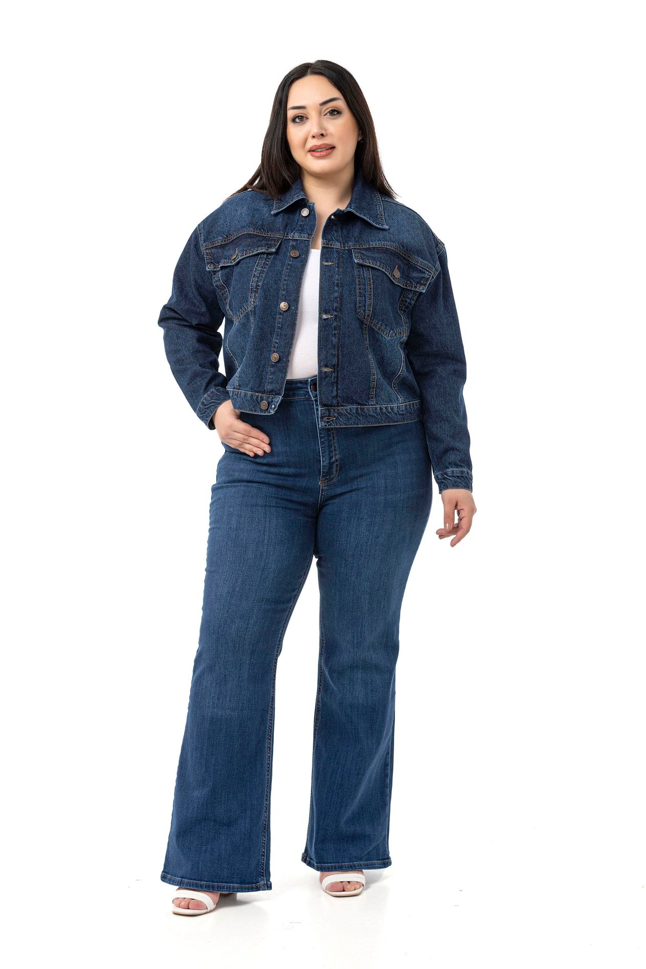 CeketDisentis Modest Büyük Göğüsten Çift Cepli Kısa Lacivert Denim CeketDISENTIS MODESTBüyük Beden Göğüsten Çift Cepli Kısa Lacivert Denim Ceket