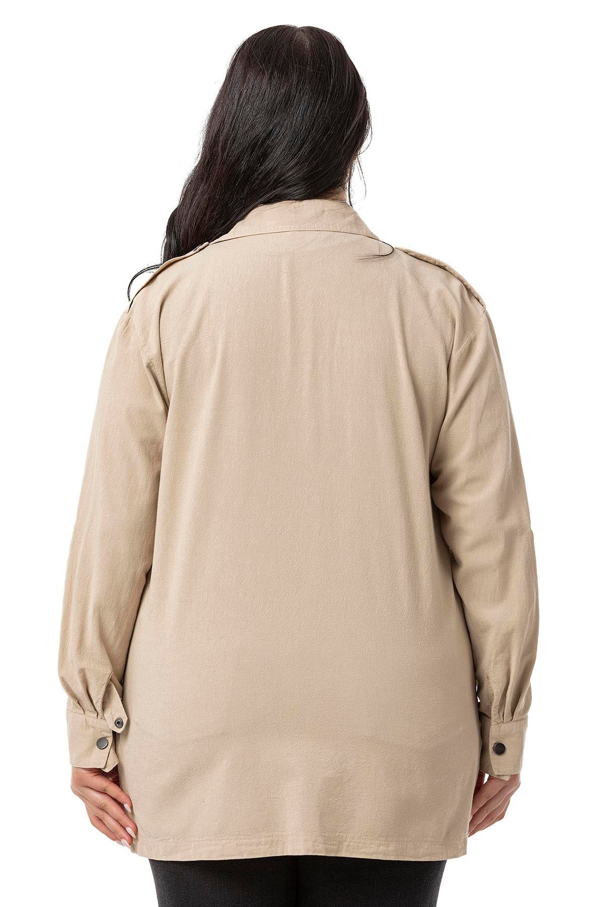 ShirtsDisentis Modest Büyük Beden Omuzdan Apoletli Katlamalı Kollu Yırtmaçlı Çıtçıtlı Ekru Gömlek DISENTIS MODESTBüyük Beden Omuzdan Apoletli Katlamalı Kollu Yırtmaçlı Çıtçıtlı Ekru Gömlek 