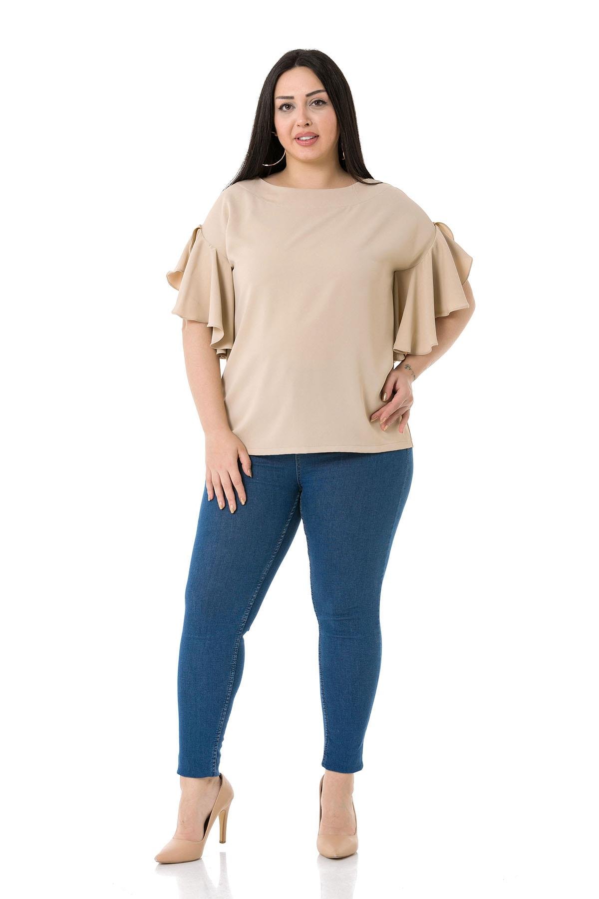 TEK KALANLARDisentis Modest Kolları Fırfırlı Kayık Yaka Bej BluzDISENTIS MODESTBüyük Beden Kolları Fırfırlı Kayık Yaka Bej Bluz