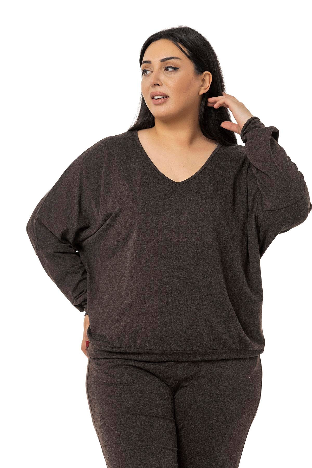 TEK KALANLARDisentis Modest V Yakalı Bluz ve Pantolon Kahverengi İkili TakımDISENTIS MODESTBüyük Beden V Yakalı Bluz ve Pantolon Kahverengi İkili Takım