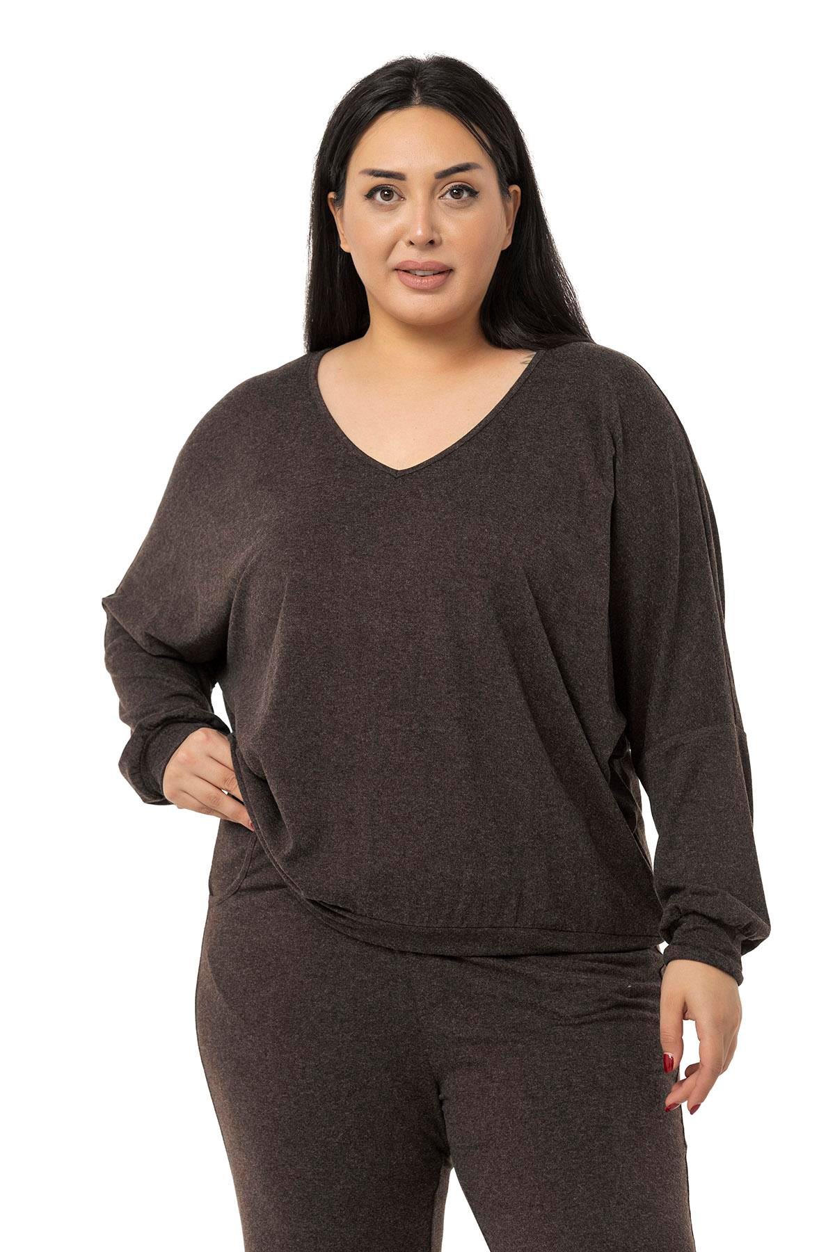 TEK KALANLARDisentis Modest V Yakalı Bluz ve Pantolon Kahverengi İkili TakımDISENTIS MODESTBüyük Beden V Yakalı Bluz ve Pantolon Kahverengi İkili Takım