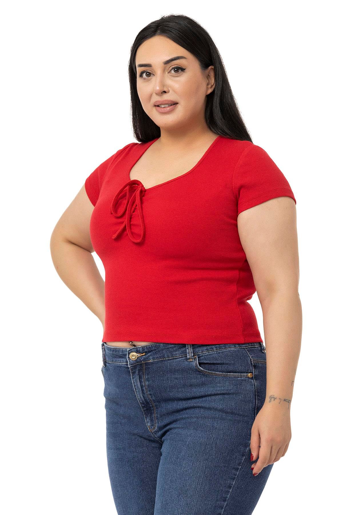 TopDISENTIS DISENTIS MODEST, GENC BUYUK BEDEN, BODY, KASKORSE BODYDISENTIS MODESTBüyük Beden Yarım Kollu Göğüste Bağcık Detaylı Kaşkorse Kırmızı Body