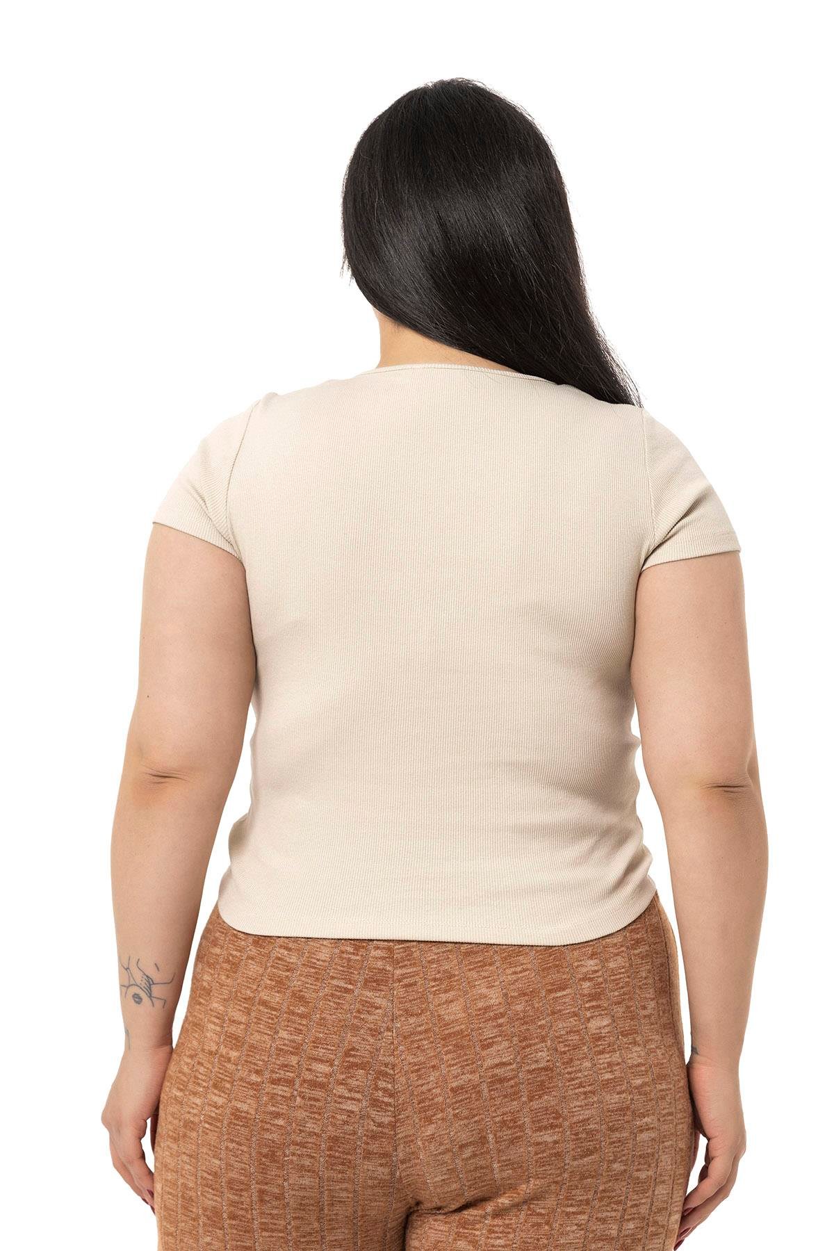 TopDISENTIS DISENTIS MODEST, GENC BUYUK BEDEN, BODY, KASKORSE BODYDISENTIS MODESTBüyük Beden Yarım Kollu Göğüste Bağcık Detaylı Kaşkorse Bej Rengi Body