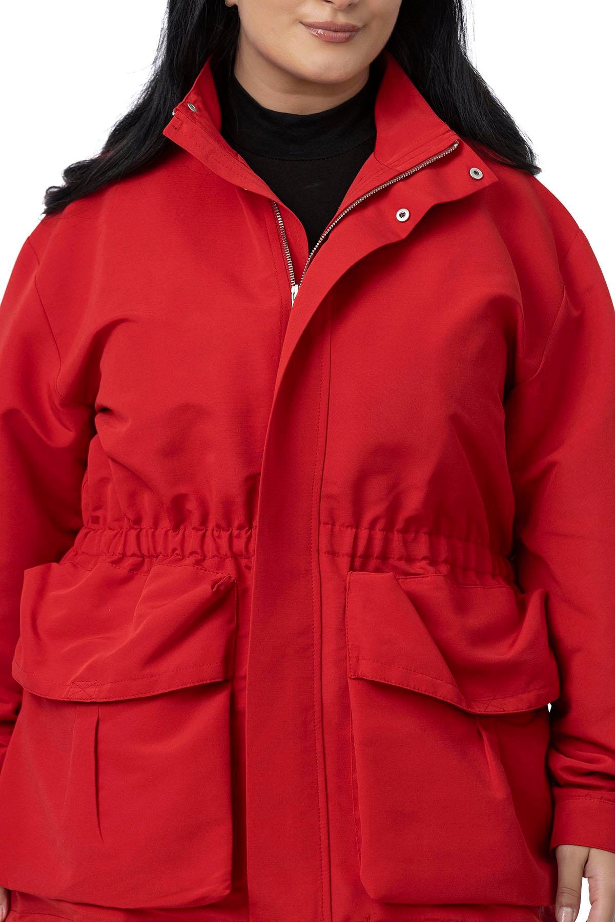 Trenchcoat Disentis Modest Büyük Beden Çıtçıt ve Fermuar Kapamalı Beli Büzgülü Astarlı Kırmızı TrençkotDISENTIS MODESTBüyük Beden Çıtçıt ve Fermuar Kapamalı Beli Büzgülü Astarlı Kırmızı Trençkot