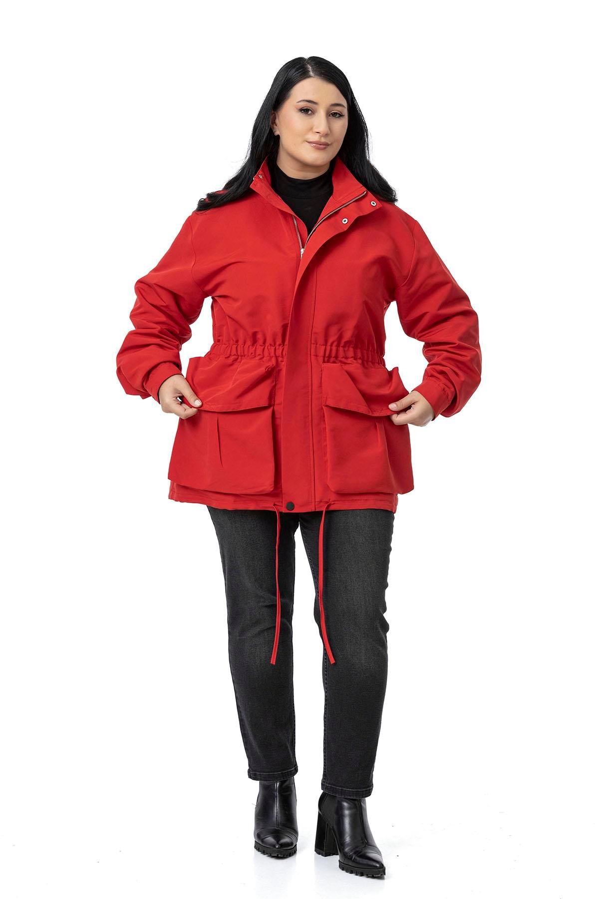 Trenchcoat Disentis Modest Büyük Beden Çıtçıt ve Fermuar Kapamalı Beli Büzgülü Astarlı Kırmızı TrençkotDISENTIS MODESTBüyük Beden Çıtçıt ve Fermuar Kapamalı Beli Büzgülü Astarlı Kırmızı Trençkot