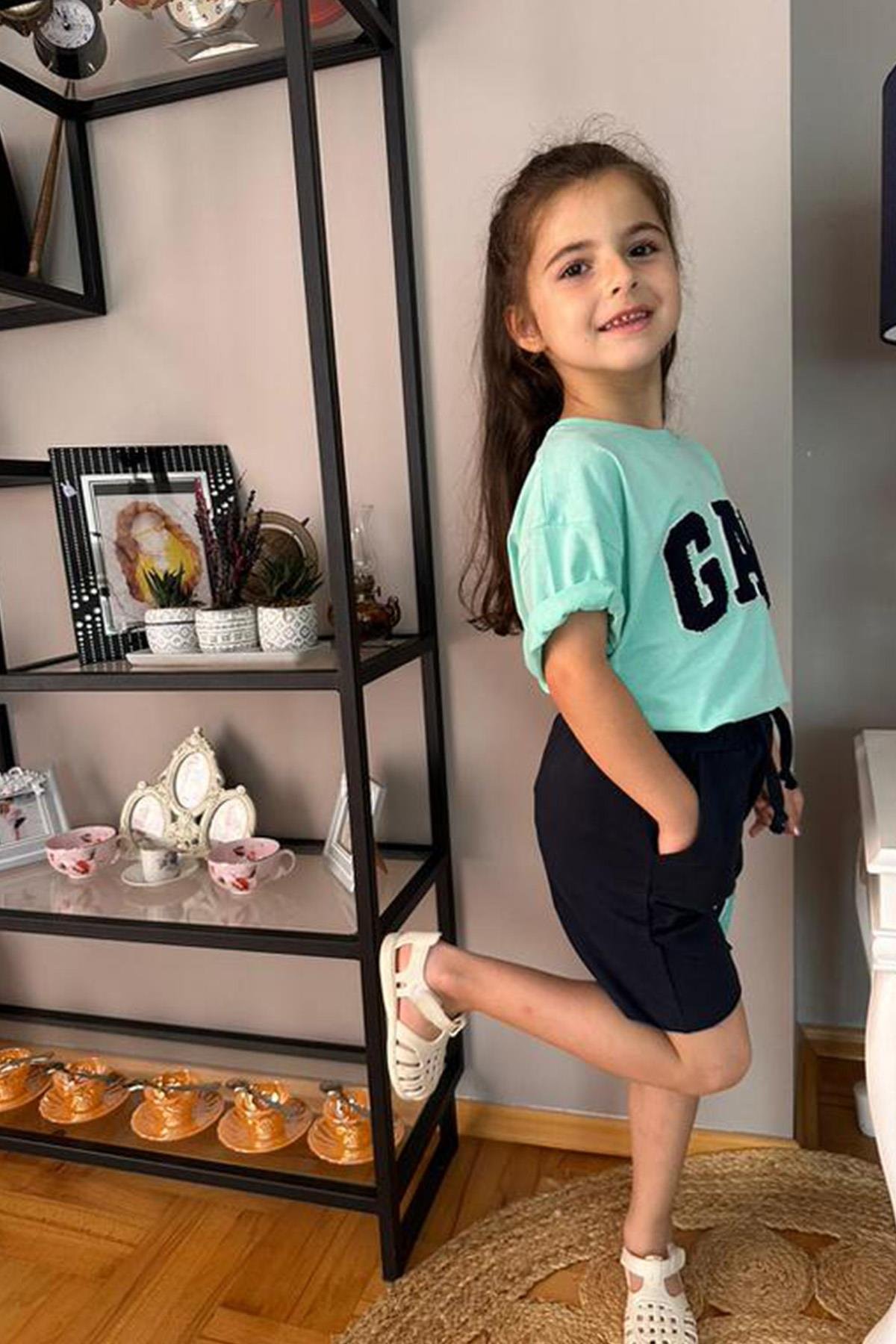 Nakışlı Şortlu Takım Laci