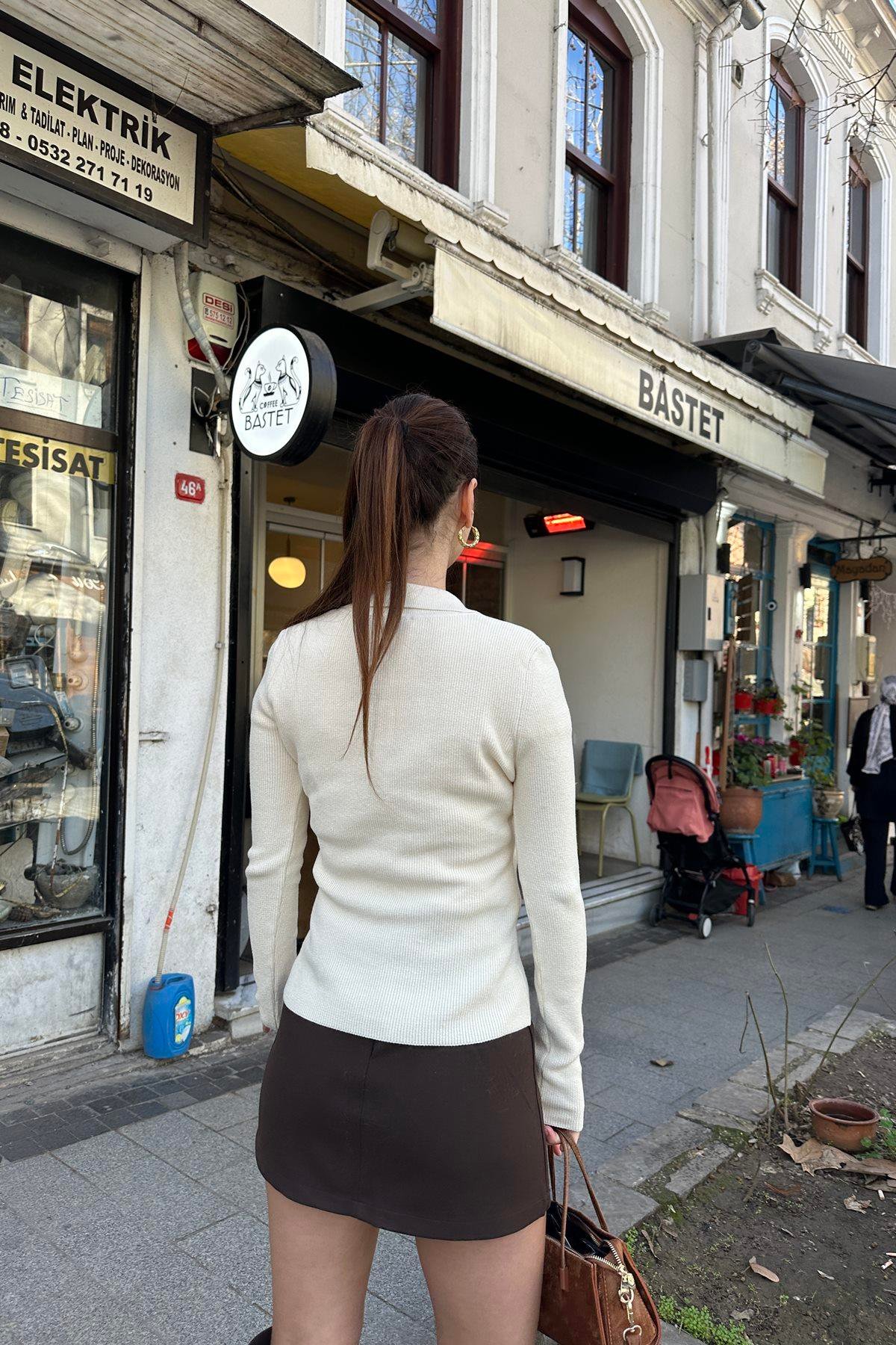 DİK YAKA ÇITÇITLI TRIKO KAZAK