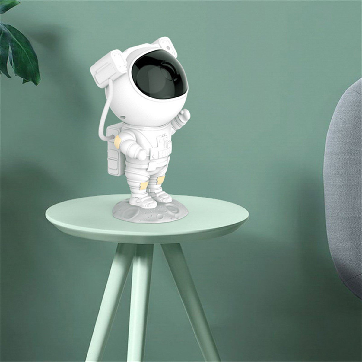 Astronot Yıldızlı Gezegenli Projeksiyon Lambası
