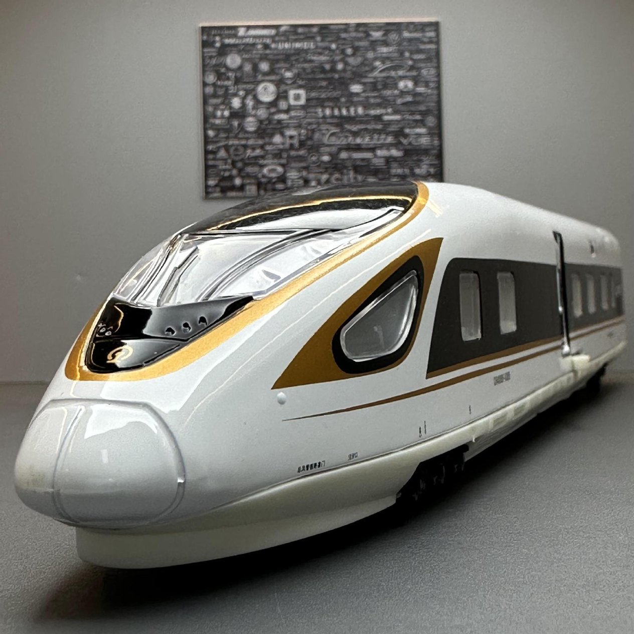 Tcherchi 1/87 Ölçekli Fuxing Yüksek Hızlı Demiryolu Tren Oyuncak Alaşımlı Döküm Model Oyuncak Simülasyon Ses Ve Işık Araba Modeli